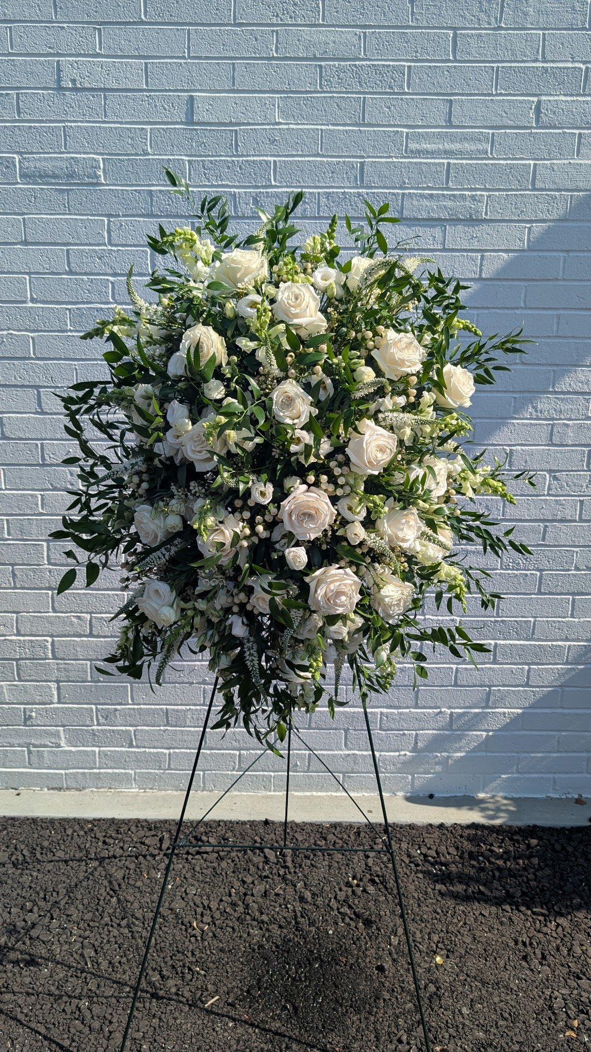 Modern Garden-Style Standing Spray