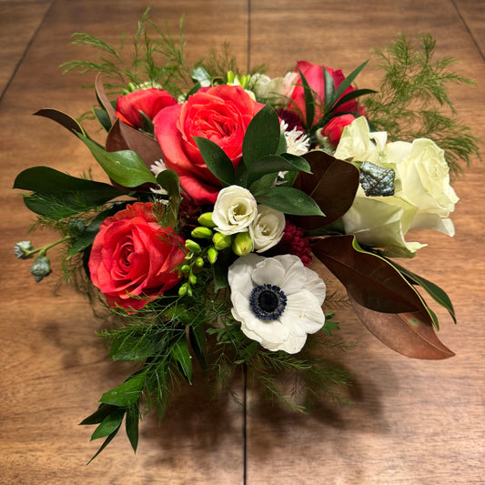 Round Holiday Centerpiece